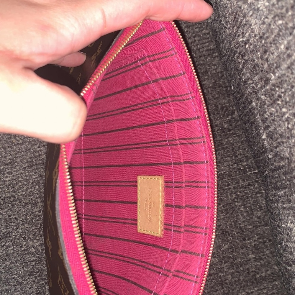 Authentic LV wallet - Picture 2 of 2